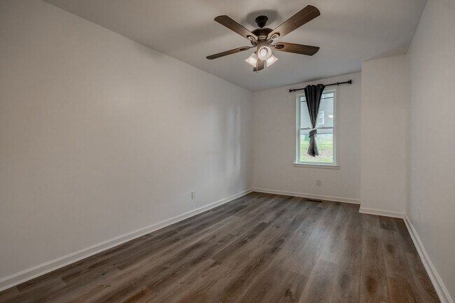 Building Photo - 231 Broadway St