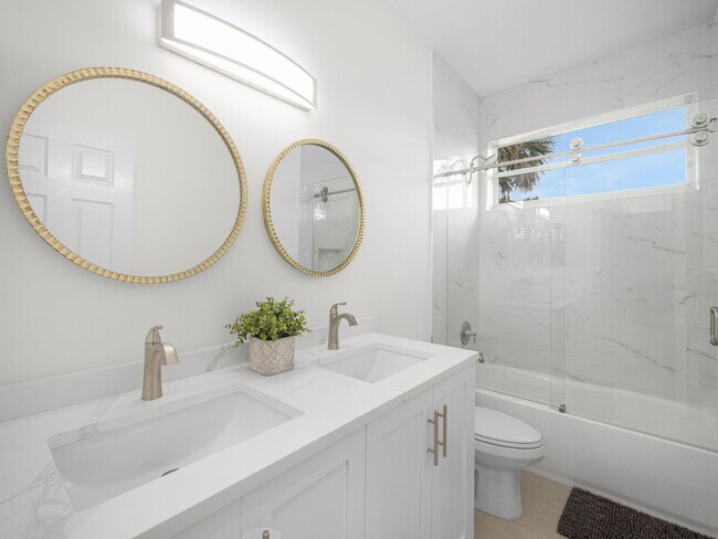 Building Photo - 9070 Cypress Hollow Dr