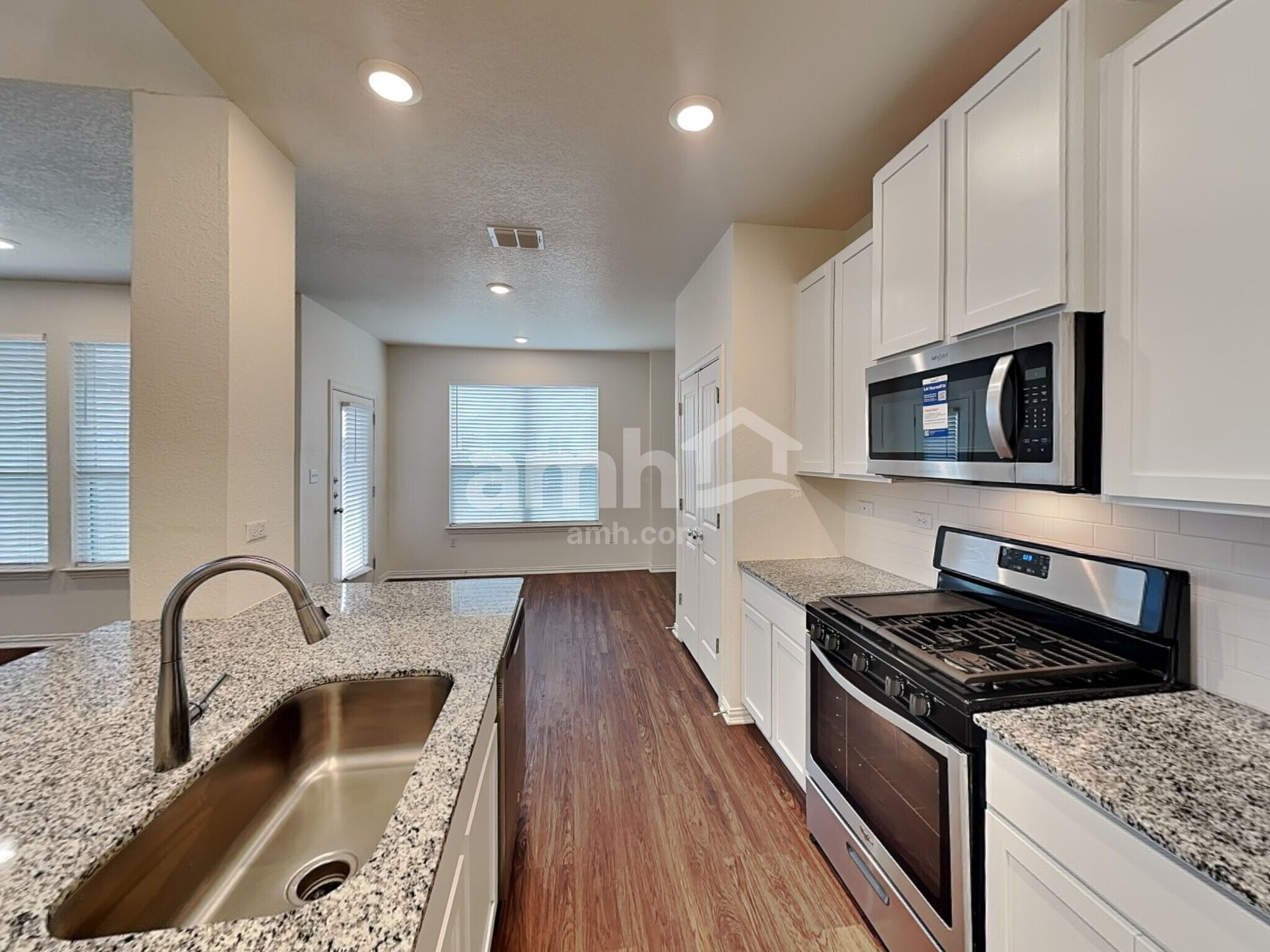 Building Photo - 2733 Meadowood Heights