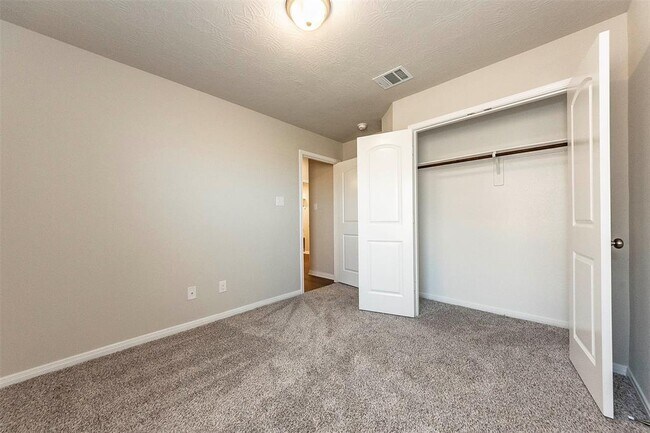 Building Photo - 8220 Tourmaline Wy