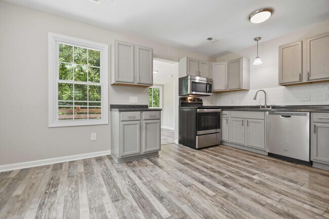Building Photo - 970 Swift Dr