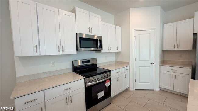 Building Photo - 4007 San Clemente Ct