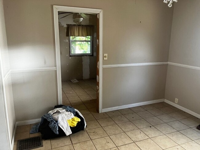 Building Photo - Low Money Down Rental Opportunity (For Sale)
