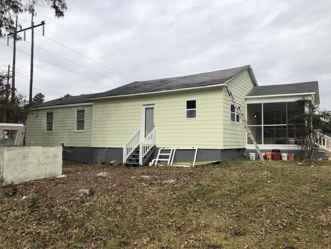 Building Photo - 440 E Mcintosh Rd