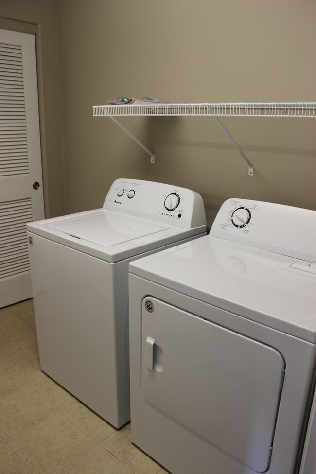 Building Photo - 16671 Shaw Pine Ct