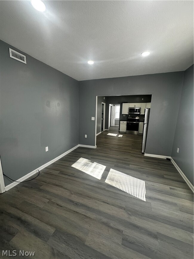 Building Photo - 3289 W 58th St