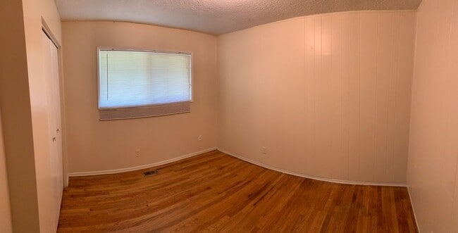 Building Photo - $2,450 - Three Bedrooms, Two Baths Home on...