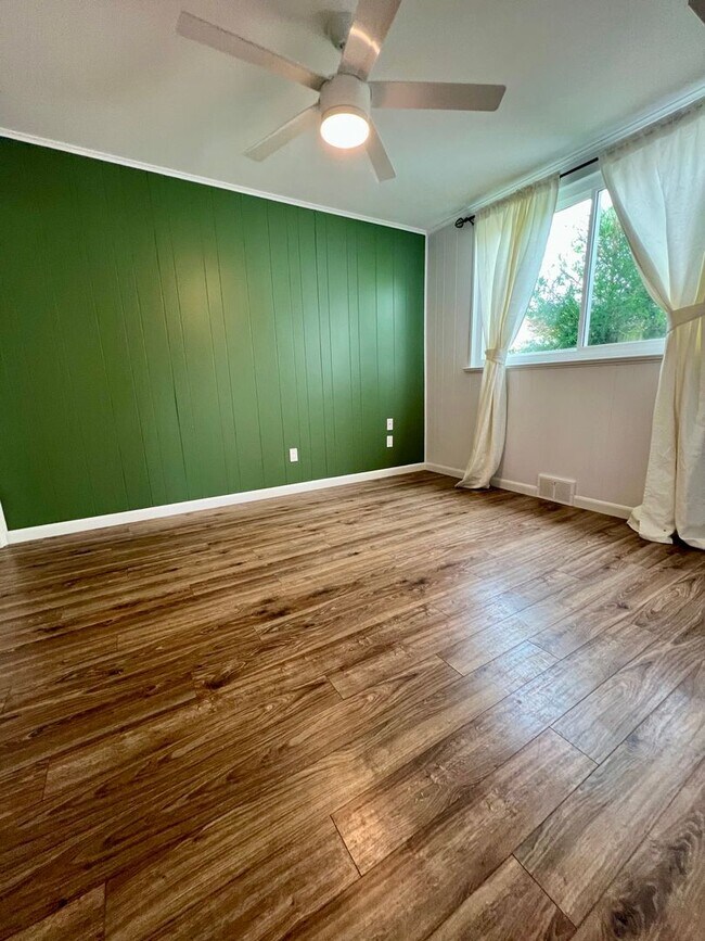 Building Photo - Stunning Single Family Home in King of Pru...