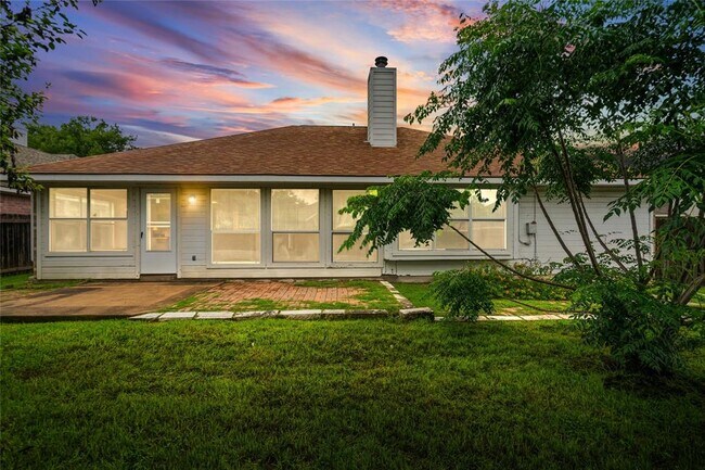 Building Photo - 716 Meadow View Dr