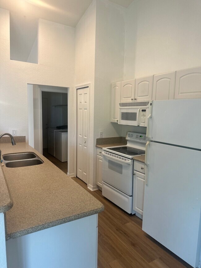 Building Photo - 12516 Willmington Blvd