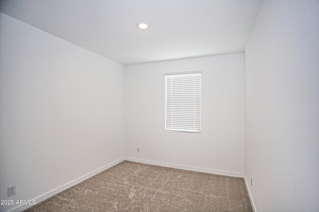 Building Photo - 32526 N 20th Gln