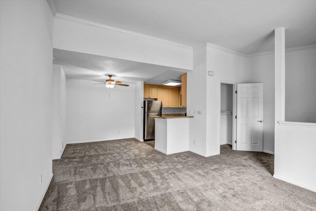 Building Photo - Cozy 1 Bed, 1 Bath Condo in Mira Mesa w/ Off-Street Parking!