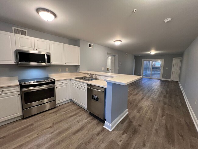 Building Photo - Myrtle Beach - 2 Bedroom / 2 Bathroom Condo