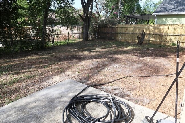 Building Photo - 10410 N Connechusett Rd