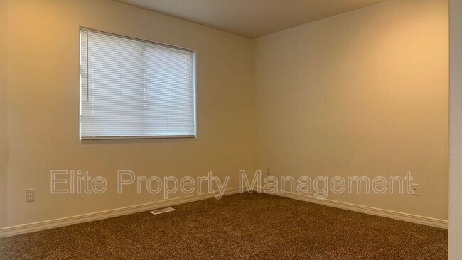 Building Photo - 195 S Stardust Ct