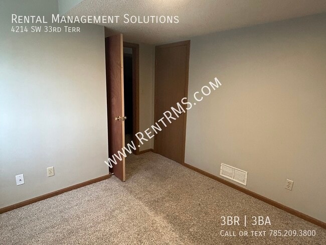 Building Photo - 4214 SW 33rd Terrace