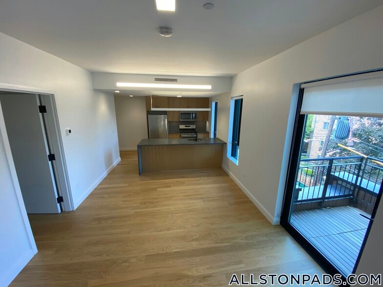 Building Photo - 83 Gardner St