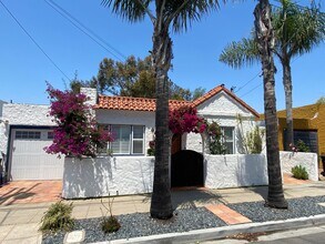 Building Photo - Elegant, Multilevel 3 Bedroom 2 Bathroom in Hillcrest / North Park with Outdoor Space