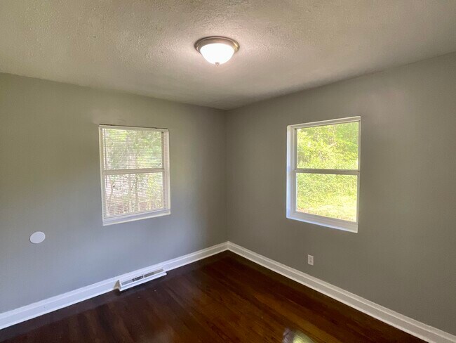 Building Photo - 2717 Margaret Ct