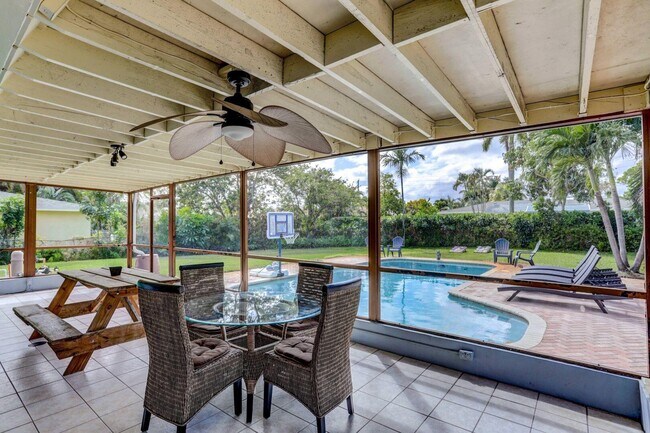 Building Photo - 7115 Venetian Way