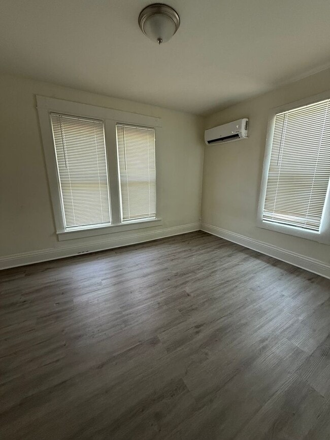 Building Photo - Beautiful 1 bedroom apartment in the desir...