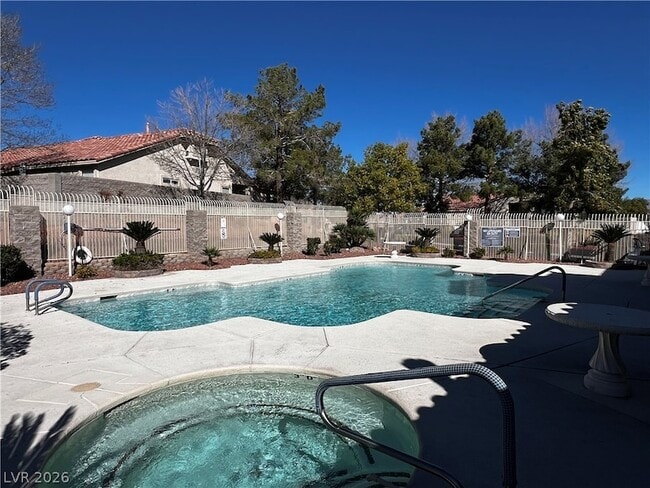 Building Photo - 9716 Templemore Ave