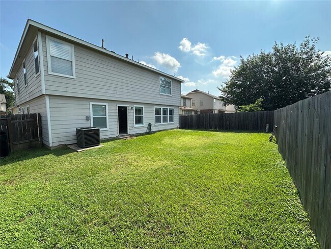 Building Photo - 318 Remington Heights Dr