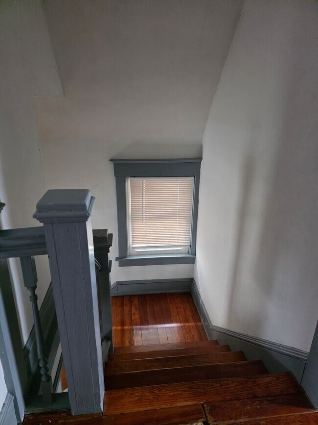 Building Photo - Three Bedroom Single Family Home in Toledo