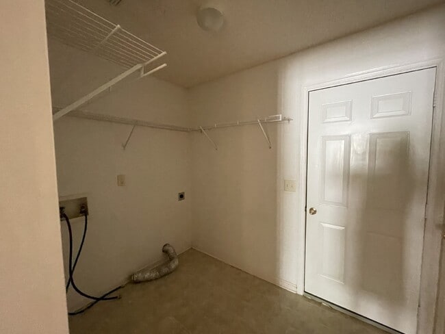 Building Photo - House for Rent