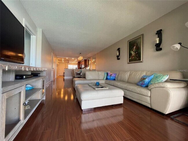 Building Photo - 7150 Sunset Way