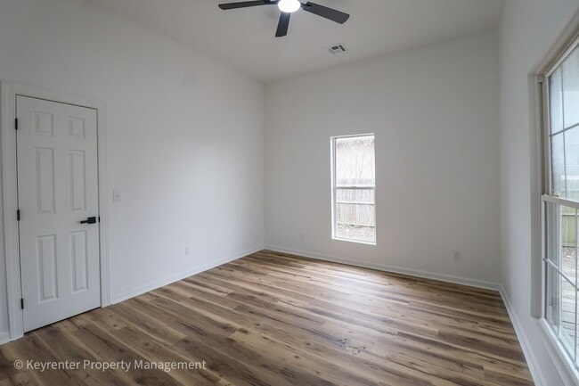 Building Photo - 4 Bed 2 Bath - Brand New Renovation in Skiatook