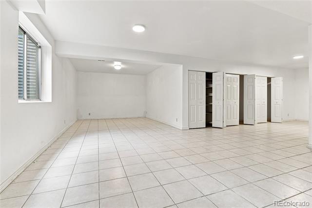 Building Photo - 1530 S University Blvd