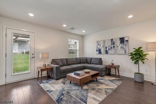 Building Photo - 309 Saratoga Ct