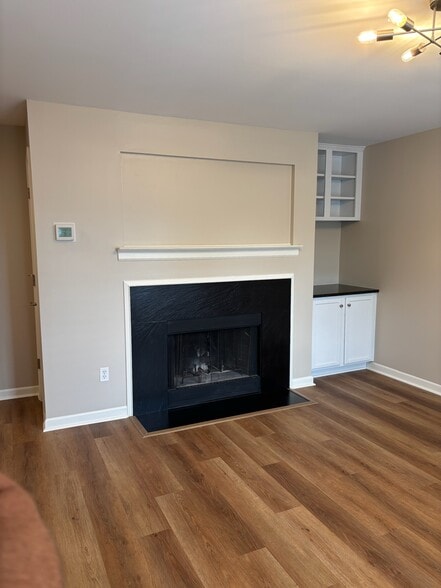 Building Photo - 623 Olmsted Park Pl