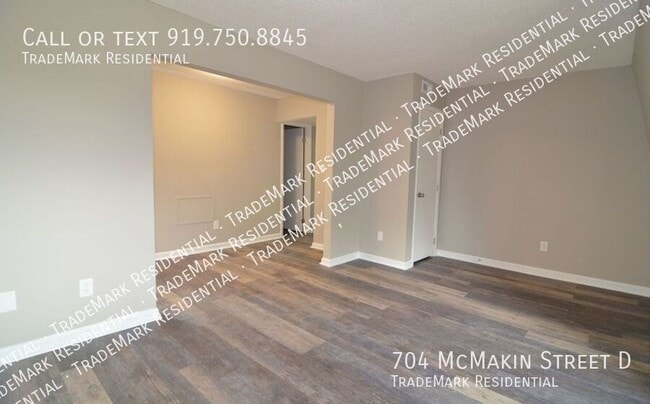 Building Photo - 704 McMakin St
