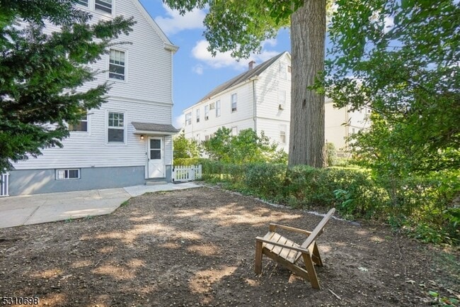 Building Photo - 17 Beekman St