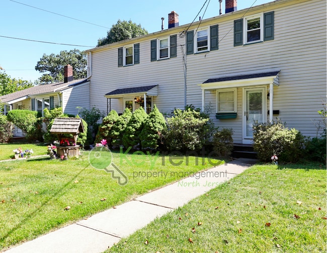 Primary Photo - De Graw Ave