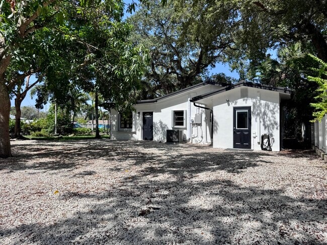 Building Photo - 2390 SW 18th Ave