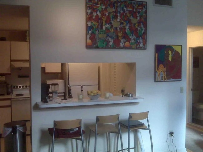 Building Photo - 8385-85 Washington St