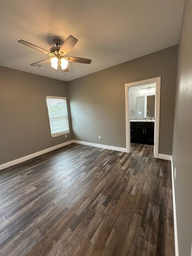 Building Photo - For lease: 3 Bed, 2 Bath Home Rural Neosho...