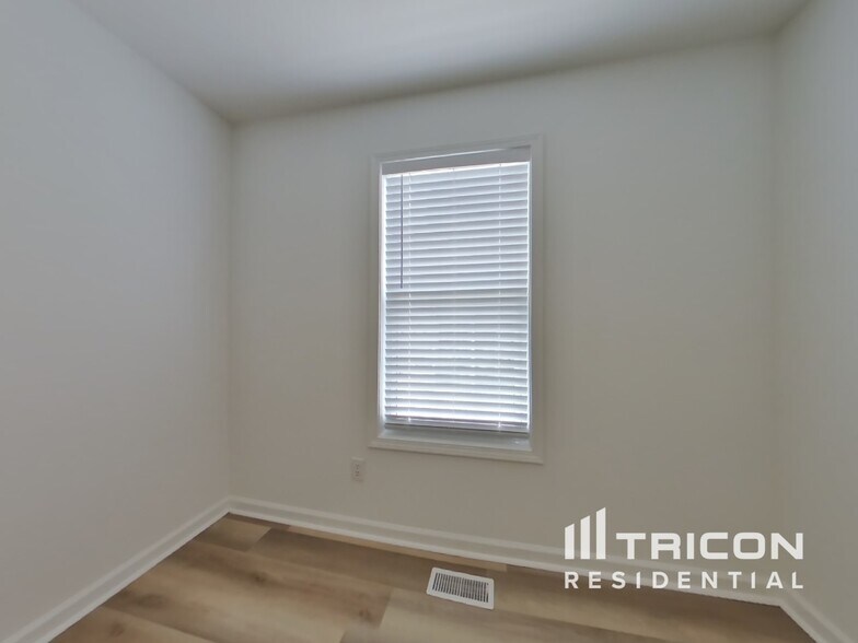 Building Photo - 2954 Lighthouse Ct