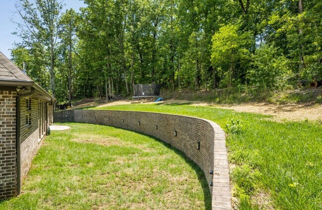 Building Photo - Amazing House In Windstone Available For P...