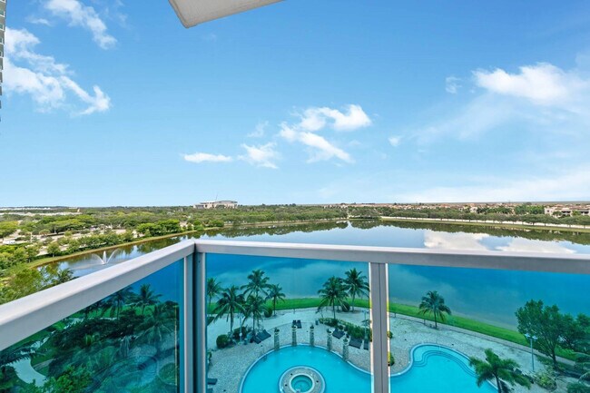 Building Photo - 2641 N Flamingo Rd