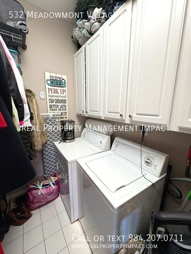 Building Photo - 532 Meadowmont Village Cir