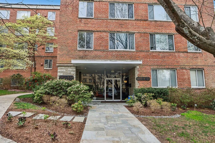 Front of the building - 4100 W St NW