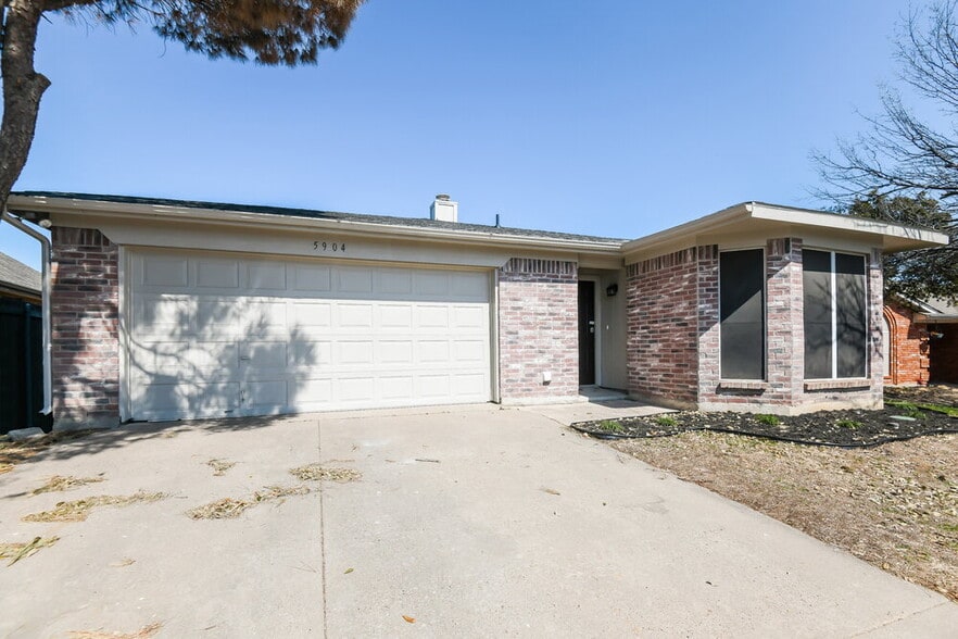 Primary Photo - 5904 Heatherglen Terrace