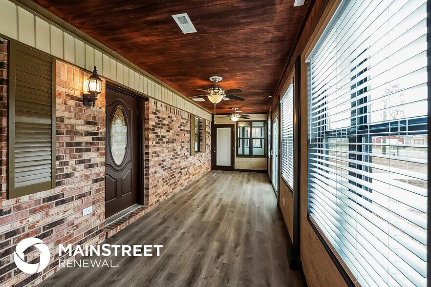 Building Photo - 2812 Lambert Cir