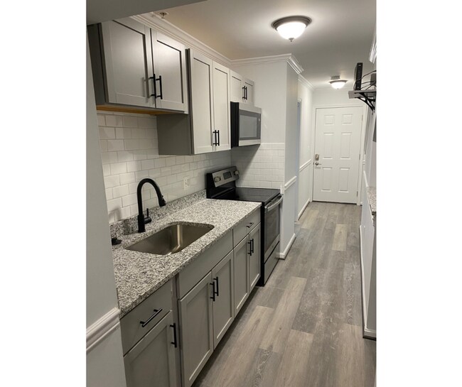 Building Photo - 306 N Fremont Ave