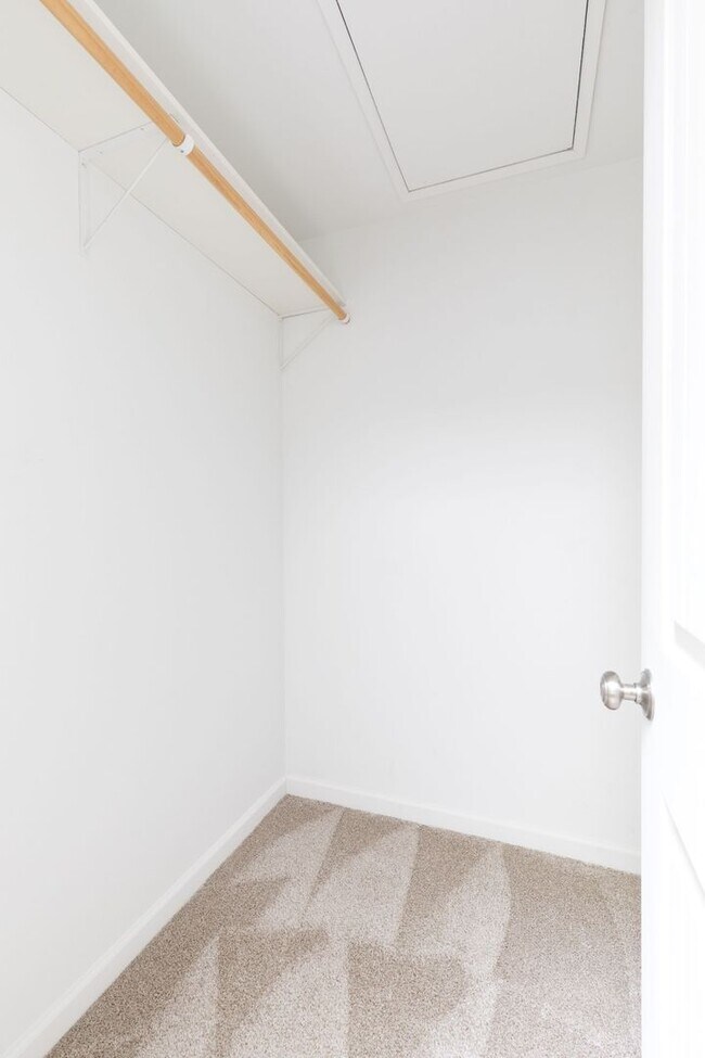 Building Photo - 50% Off First Month's Rent for March Move In! Beautiful 4 Bedroom 3 Bath Issaquah Home on Large P...