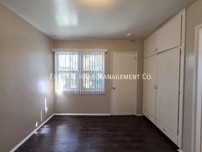 Building Photo - 4552 N Lakewood Blvd